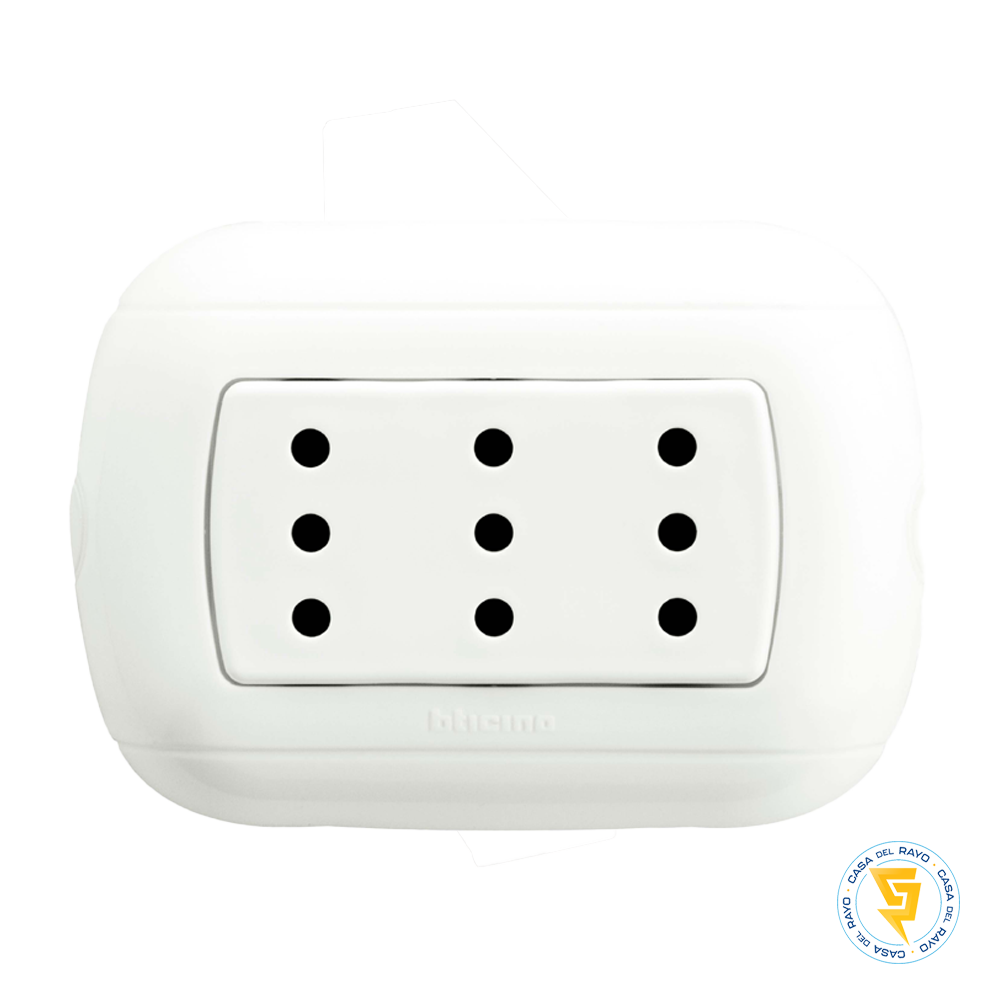 ENCHUFE TRIPLE SOBREPUESTO 10A BLANCO BTICINO OVAL